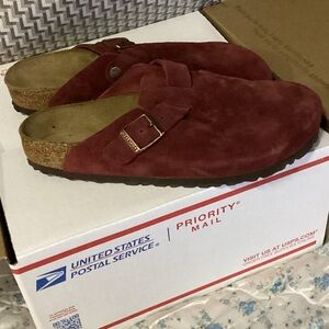 Like NEW! Birkenstock Burgundy Suede Mules Sz. 40